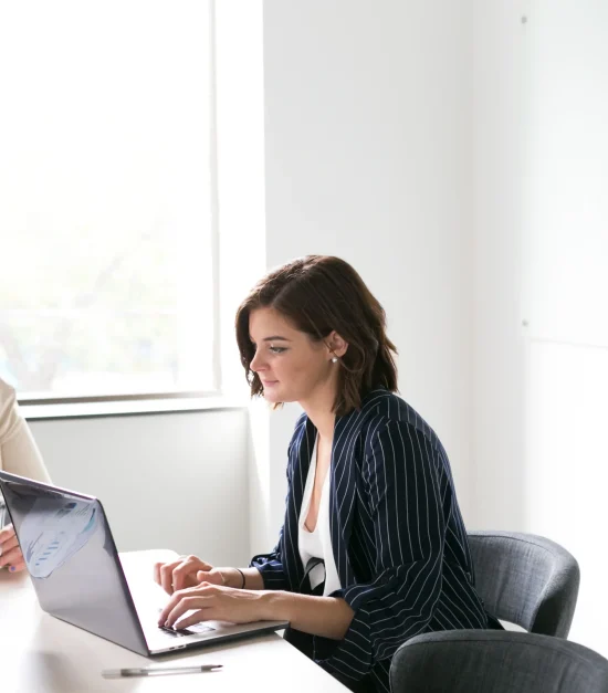 women-in-business-meeting